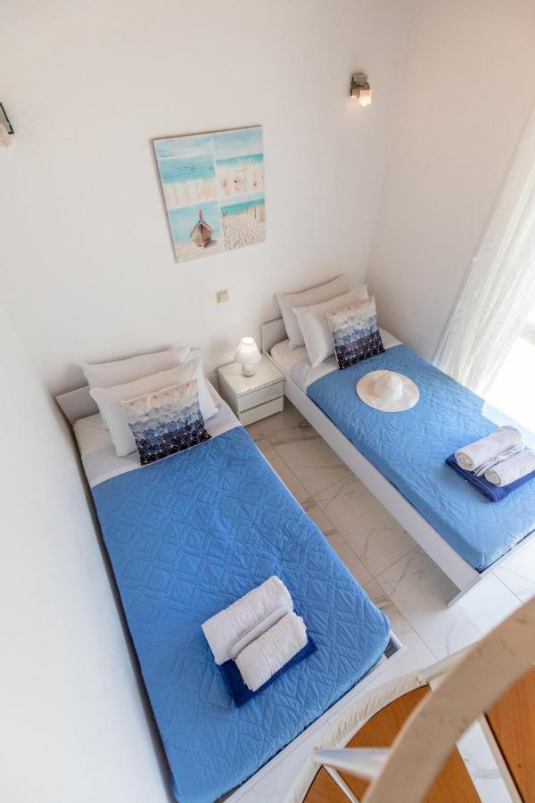 White Blue Villa ラクハニア エクステリア 写真