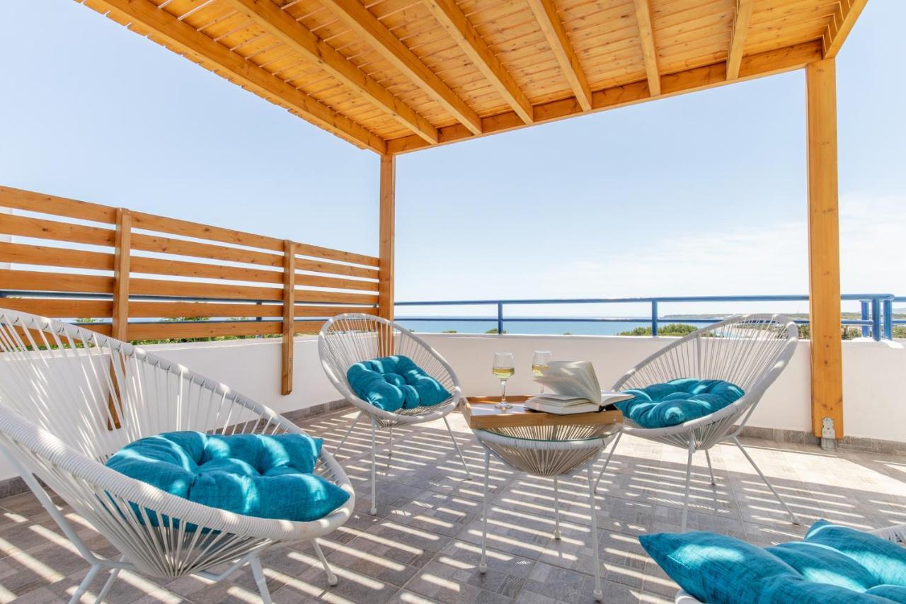 White Blue Villa ラクハニア エクステリア 写真
